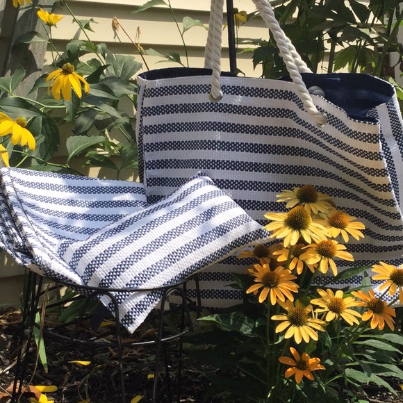 DSW Accessories - DSW huge 🏖🏝Tote Bag 🆕 never used 🤩🥰🏖